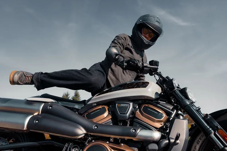 Revolution® Max 1250T Engine