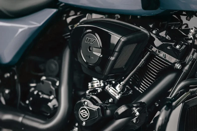 New Milwaukee-Eight 117 V-Twin Engine